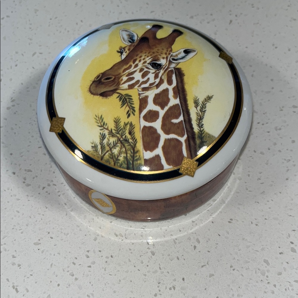 Lynn Chase Vintage 1995 African Portraits Giraffe Design Trinket Box - Picture 7 of 7